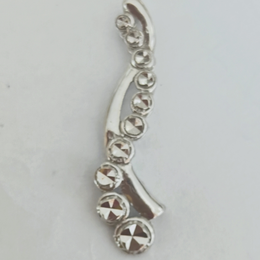 14K white gold pendant